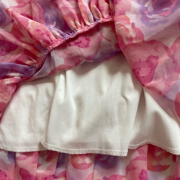 Floral print tiered dress. - Picture 3 of 7